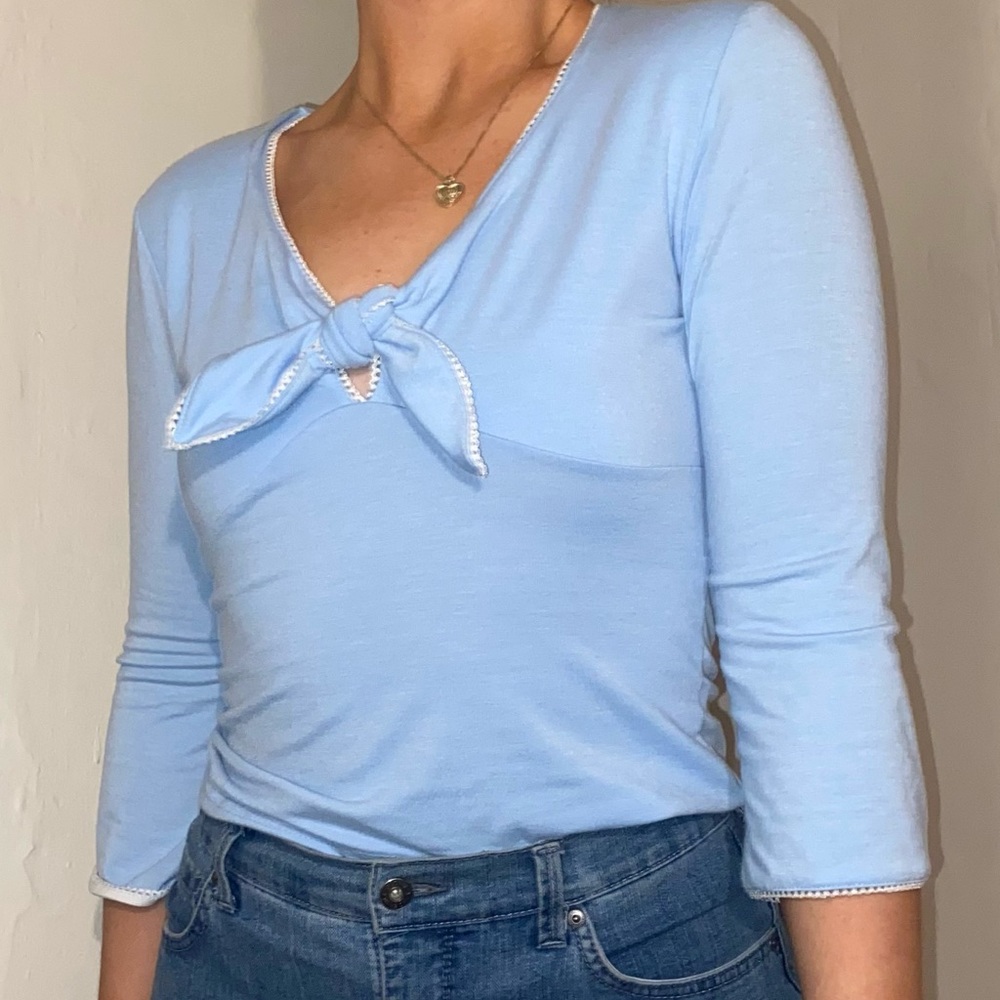 Cute pastel top by no boundaries !